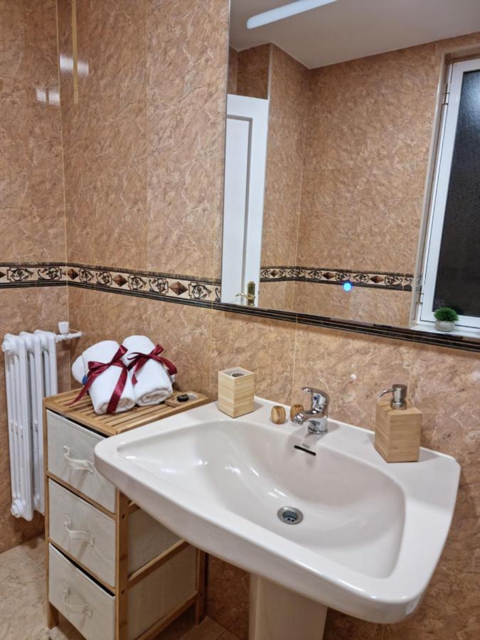 Casa Roman Sport Леон Екстериор снимка